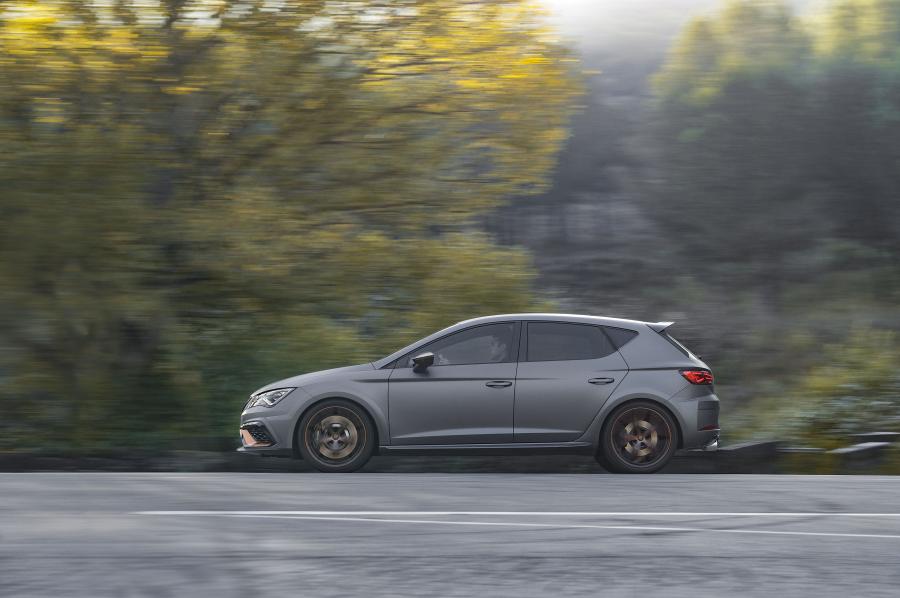  Seat Leon Cupra R (5F) 2017 года  (WW) (фото 7 из 40)